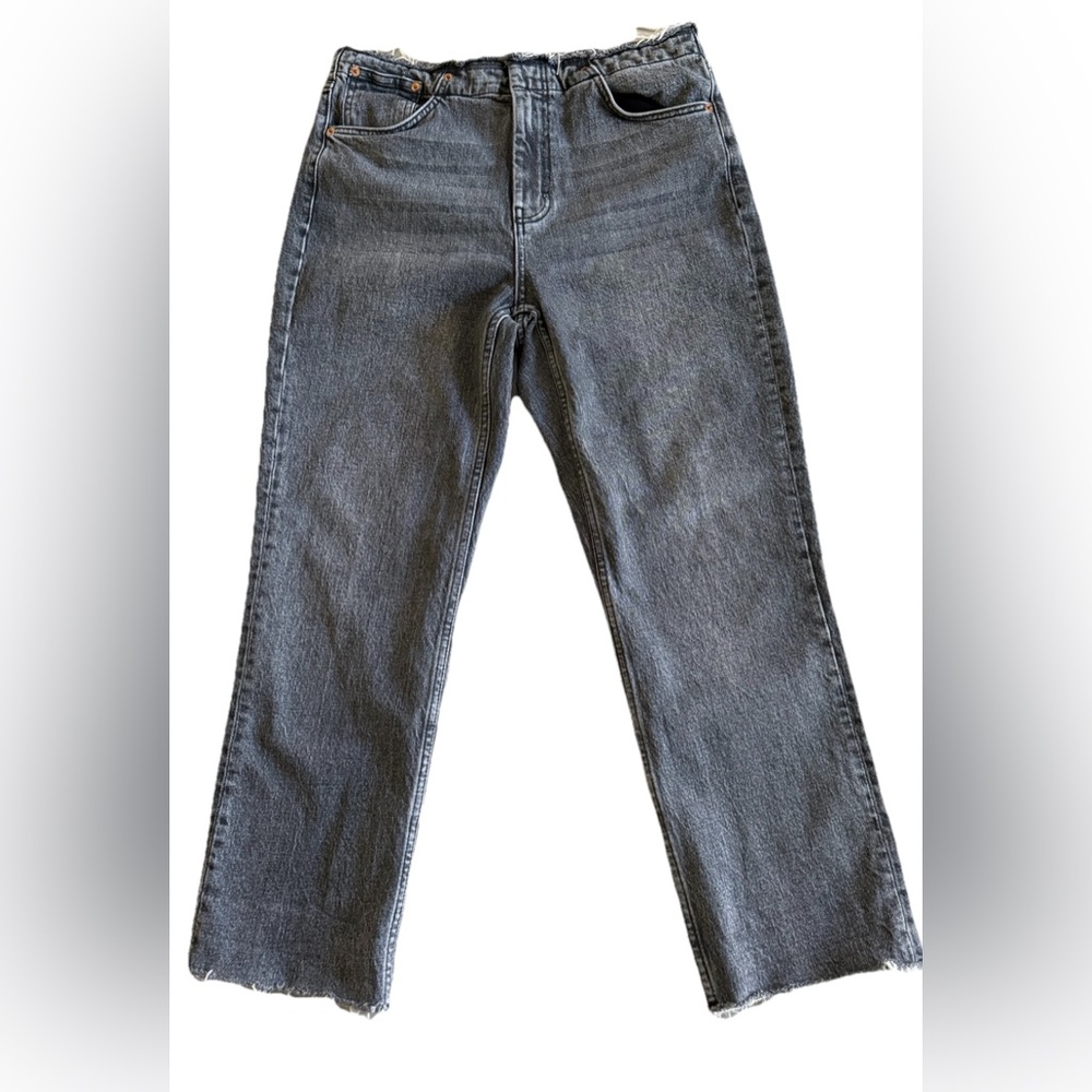 TOPSHOP Black Faded & Frayed Straight Leg Cropped Jeans Size 32x26  Waist: 34”